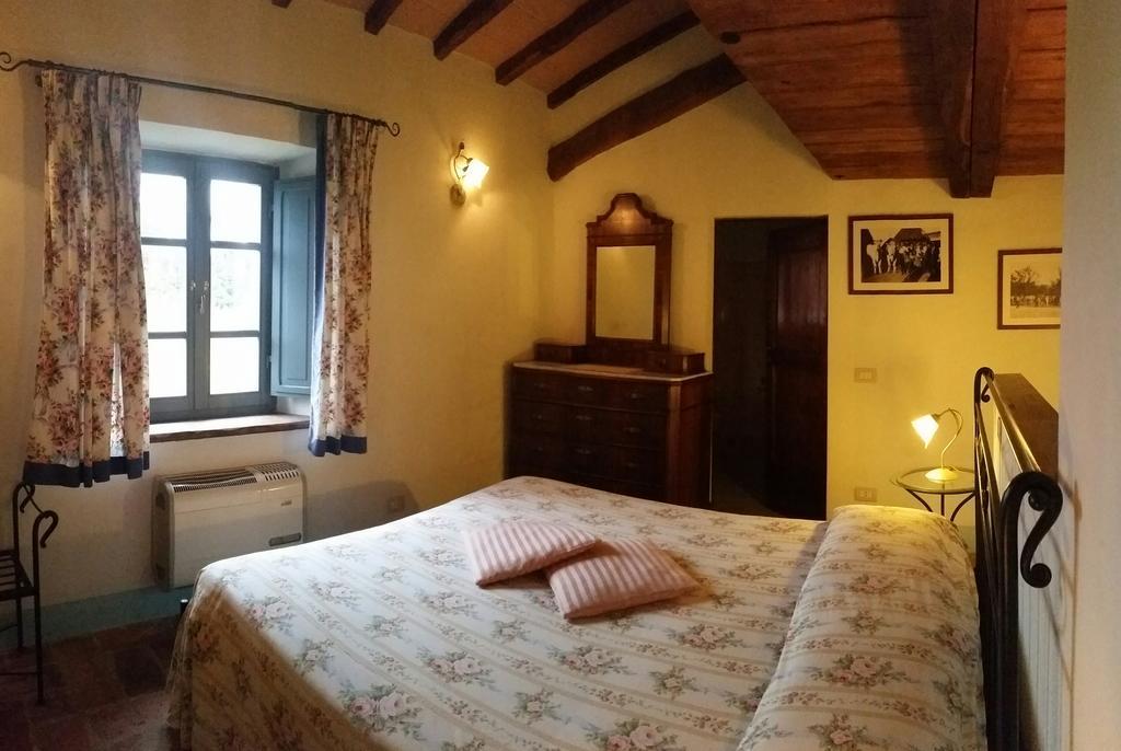 Agriturismo Podere Alberese Asciano Værelse billede