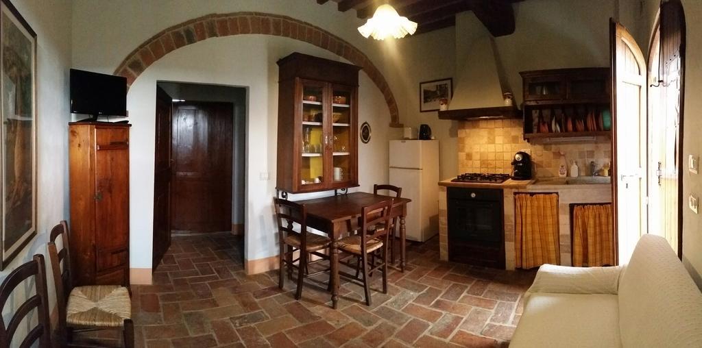 Agriturismo Podere Alberese Asciano Værelse billede